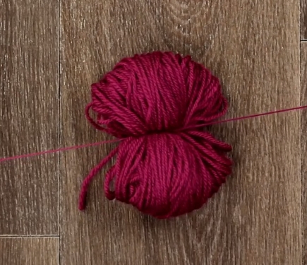 Як швидко та легко зробити теплий килимок на підлогу: дуже бюджетний варіант